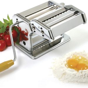 Tésztanyújtó és -vágó gép