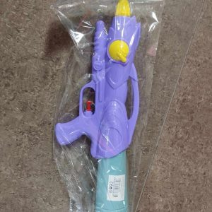 Tartályos vizipuskaÍ/pisztoly gyerekeknek ,lila