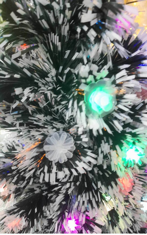 Havas Karácsonyi Ledes Villogó Prémium Műfenyő zöld beépített led RGB világítással Villogó díszekkel 180 Cm 220 V - Image 4