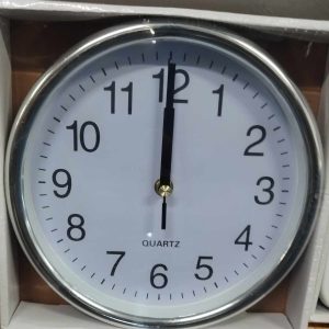 Ezüst színű fali óra quartz szerkezettel 30 cm