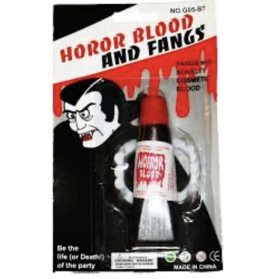 Vámpír fog és műver elengedhetetlen haloweeni kellék