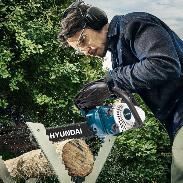 Hyundai HYD-7012 Egykezes Benzinmotoros Láncfűrész, 25.4 cm³, 30 cm Vágáshossz - Image 6