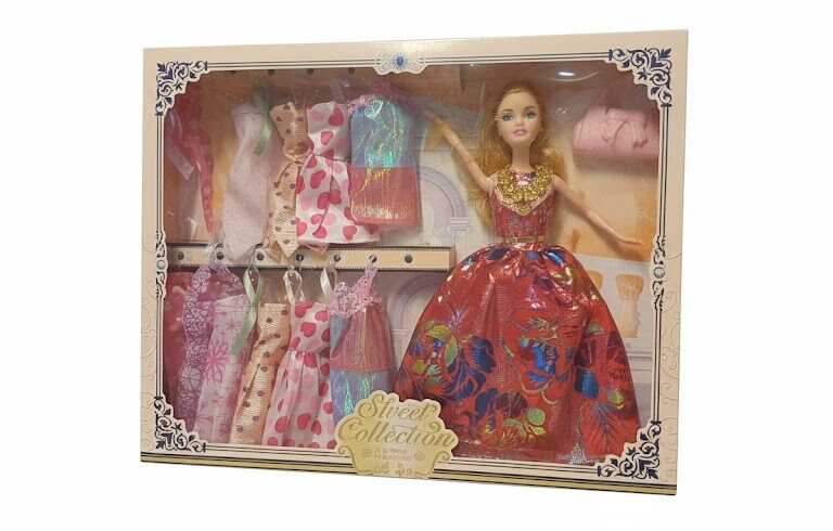 Öltöztetős játék baba rengeteg ruhával