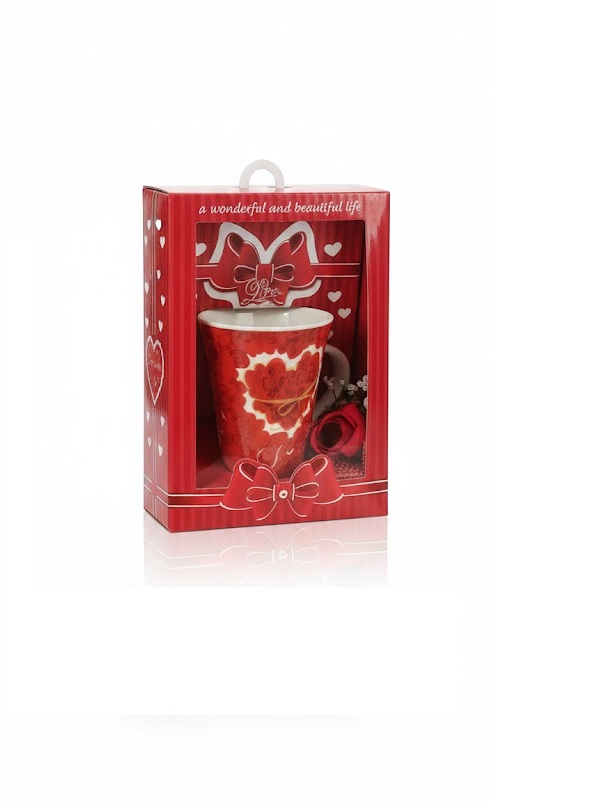 Valentin napi bögre stílusos ajándéktáskában