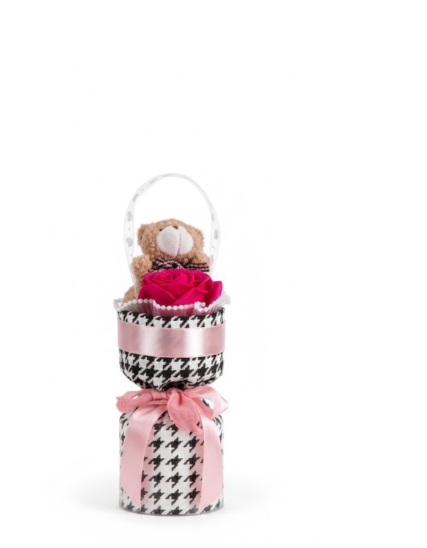 Macis csokor rózsával elegáns csomagolásban , 25 cm - Image 3