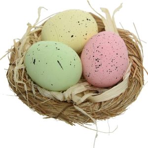 Húsvéti színes pöttyös dekorációs tojások természetes hatású fészekben 5 cm KTM